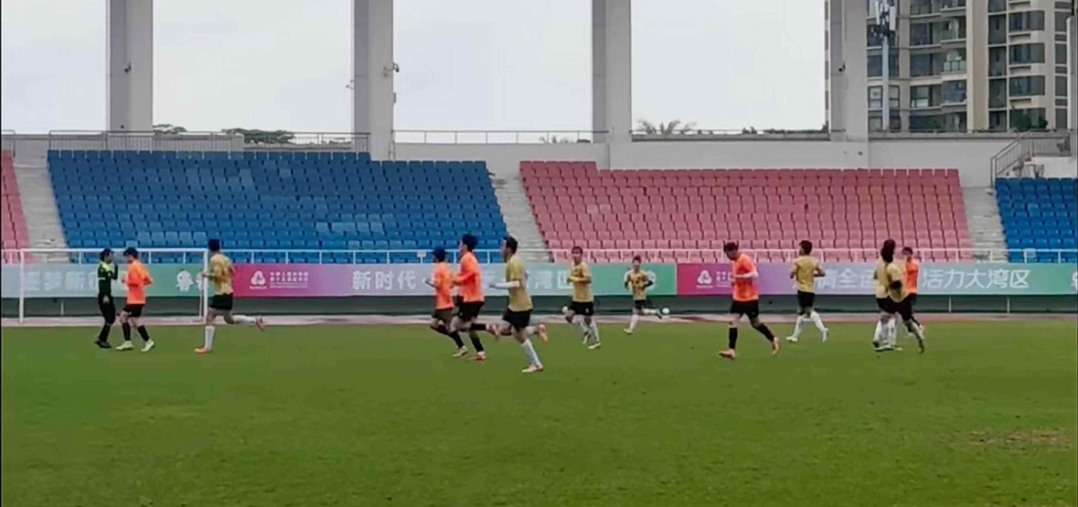 世界杯直播app下载官网最新版-热身赛：中冠榆林漠北矿工3-1厦门飞鹭，张奥凯、安世珉破门